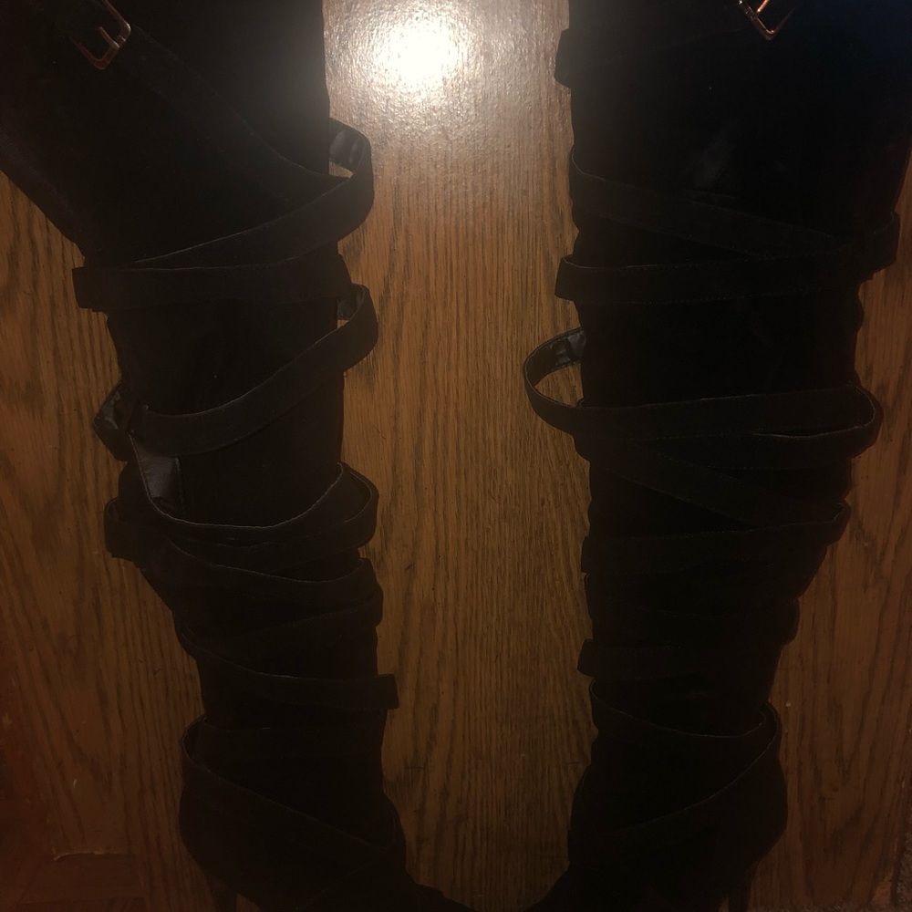 Boots - Picture 2 of 7